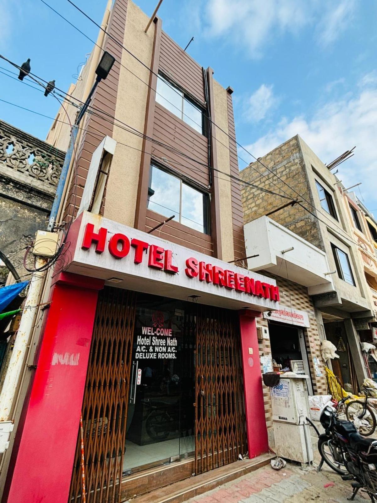 Hotel Shree Nath - 200 Meters From Dwarkadhish Temple エクステリア 写真